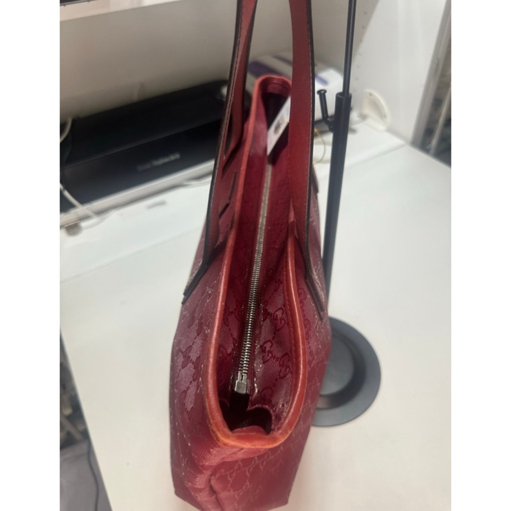 325. Red Gucci Tote Bag - Picture 10 of 16